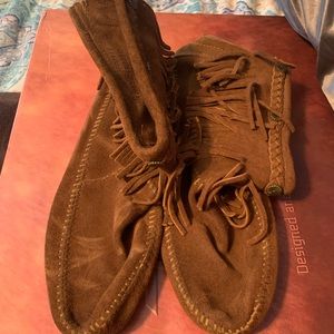 Minnetonka moccasin booties size 10